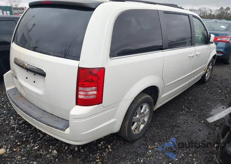 2008 Chrysler Town & Country Touring z USA, uszkodzony, nr VIN 2A8HR54P88R657572